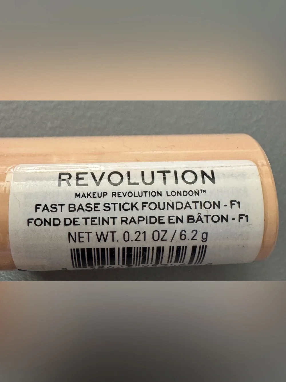 Makeup Revolution fast base Stick foundation F1 light creamy